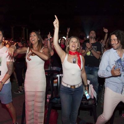 grease-sing-along-08